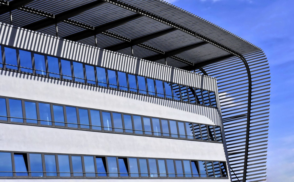 Sede di una azienda farmaceutica con uffici e laboratori
