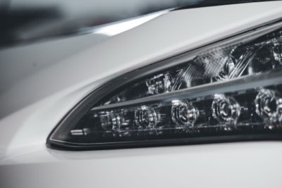Software en chips bepalen nu de schaal van de auto-industrie