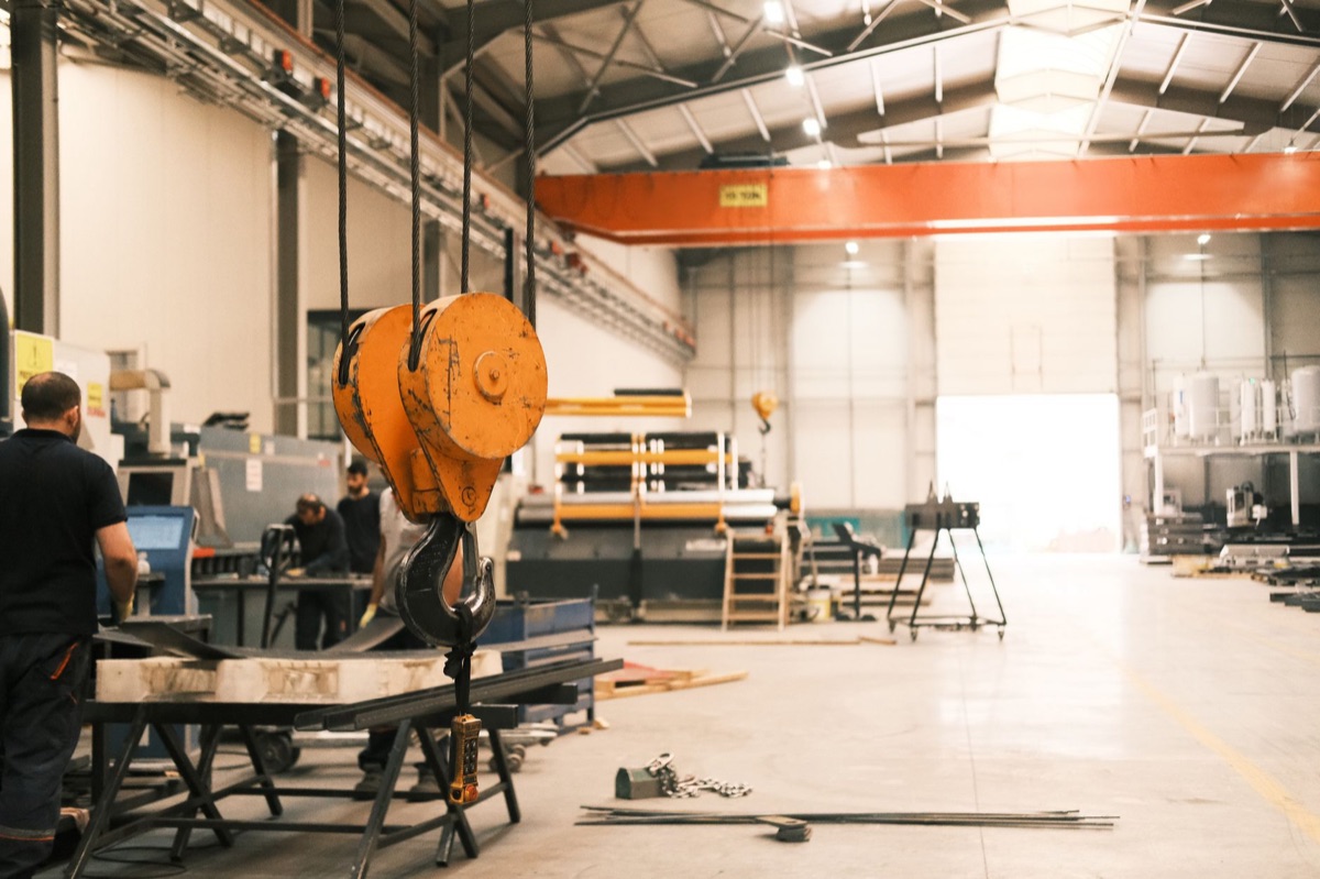 Nederlands: Auto-ontwikkeling in een industriële omgeving