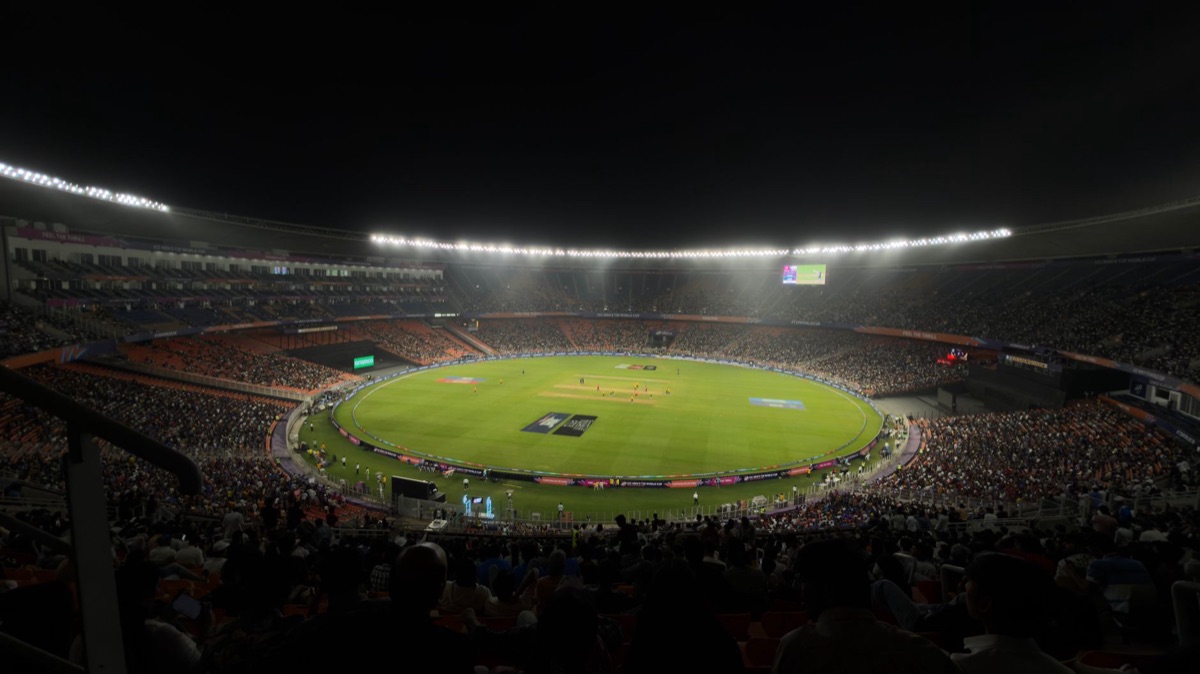 stadio con tifosi