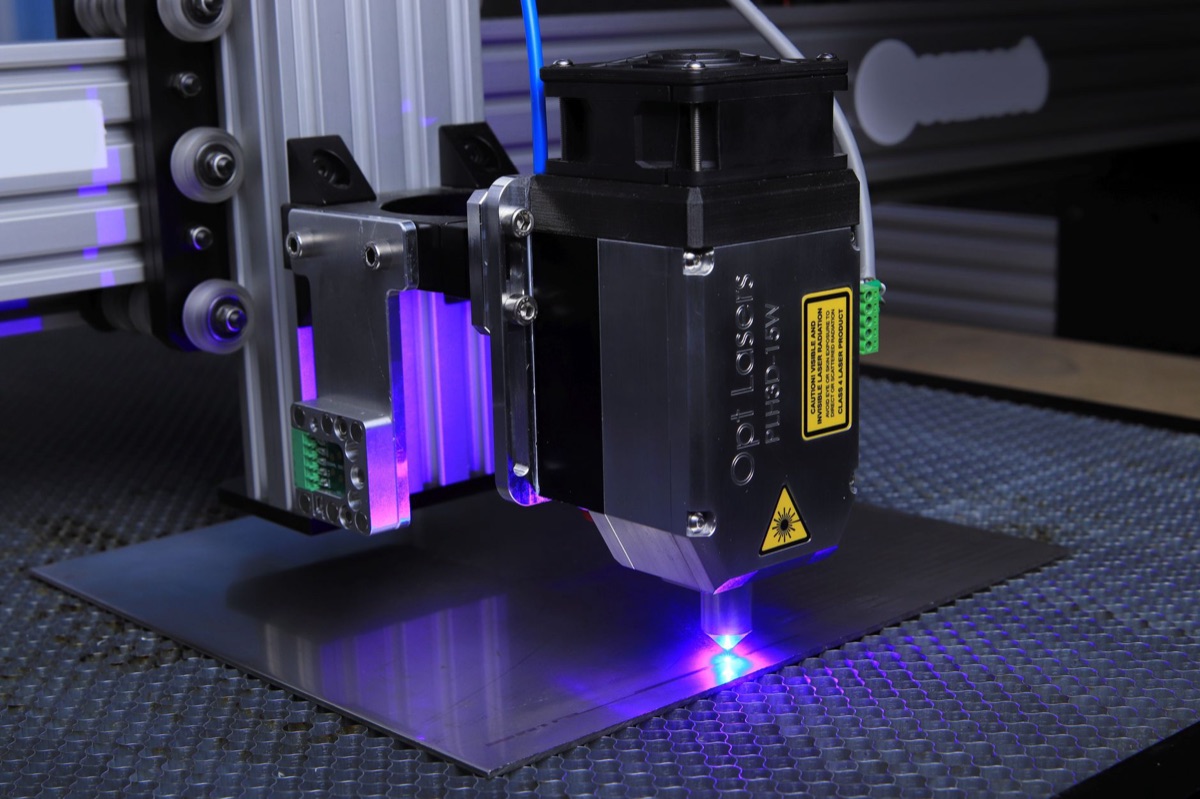 maquina de corte a laser em fábrica americana