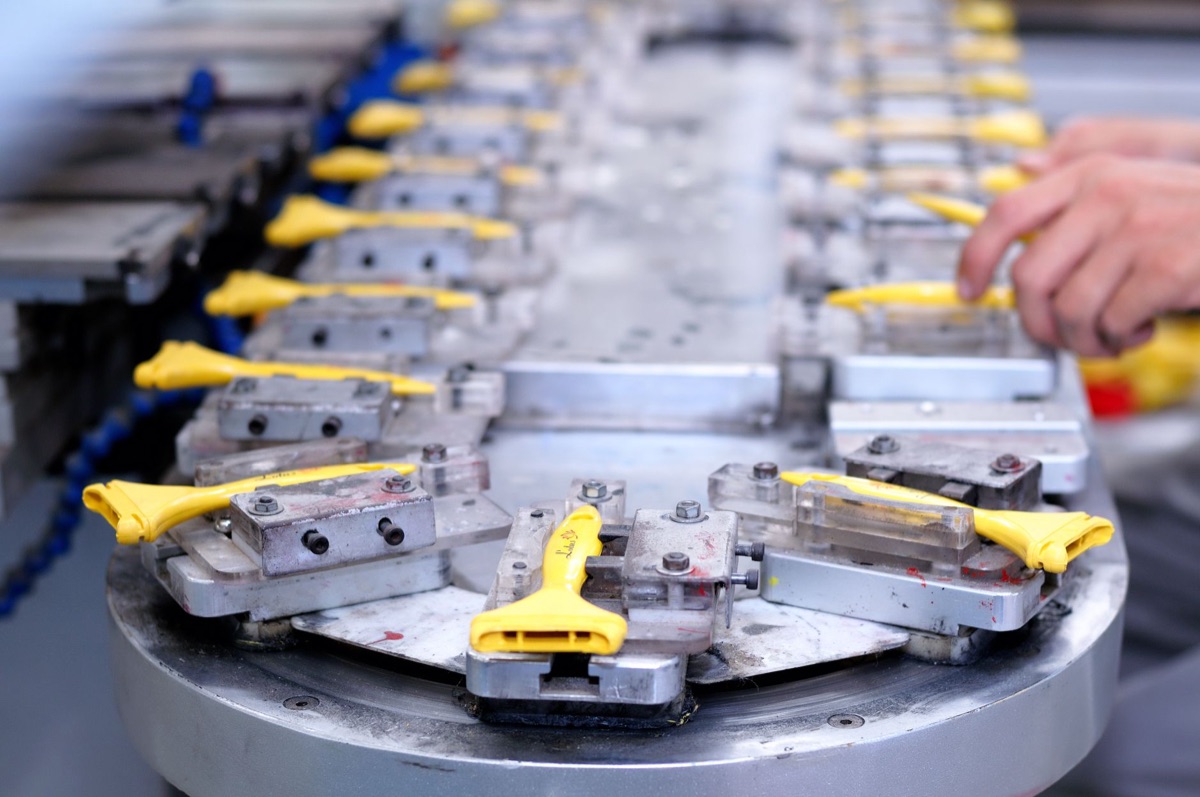 Robots dans un atelier de fabrication américain