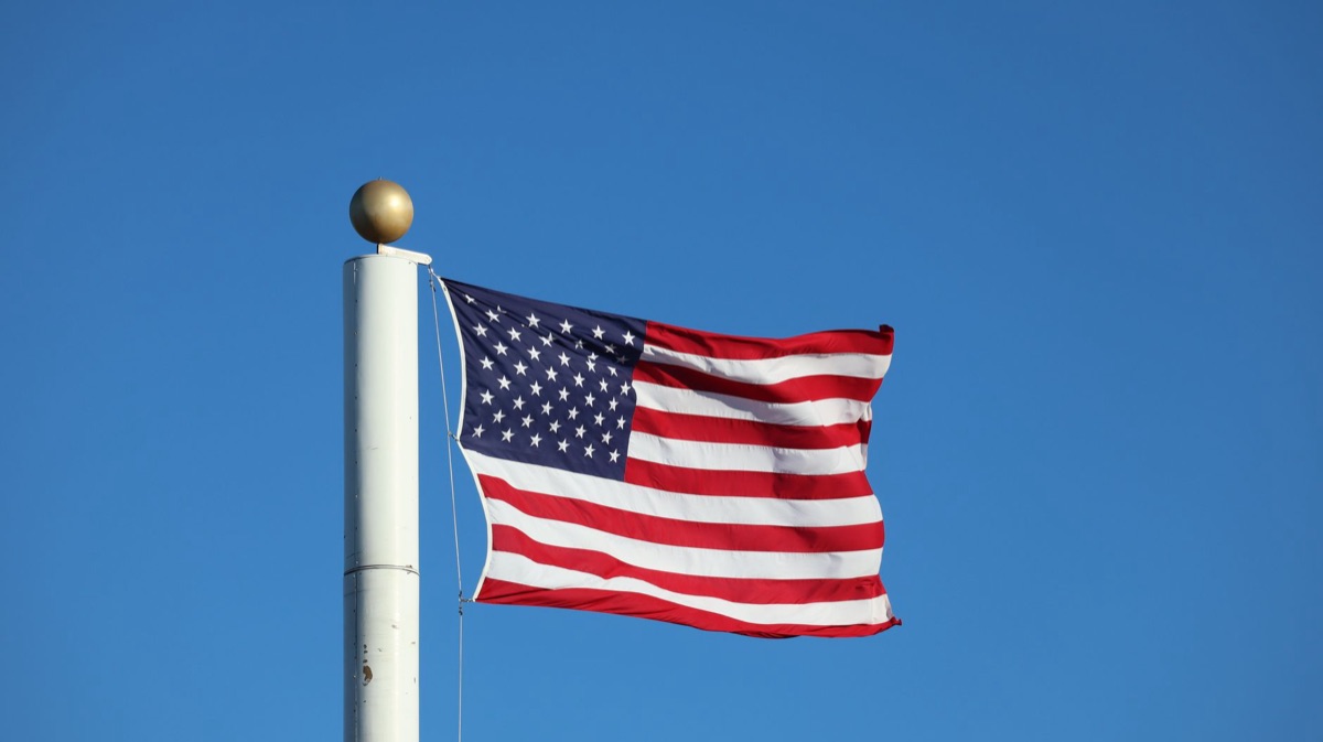 Bandiera degli Stati Uniti d'America che sventola